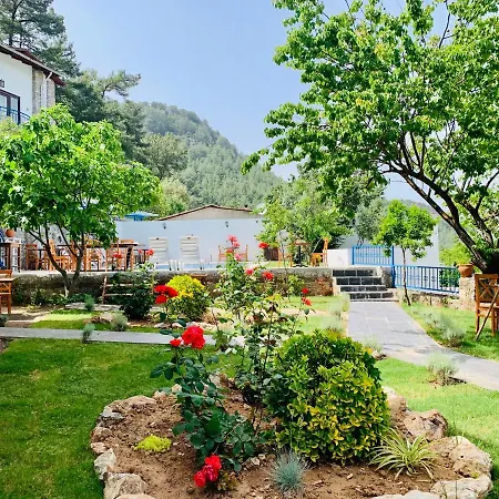 Alp Apart Otel *